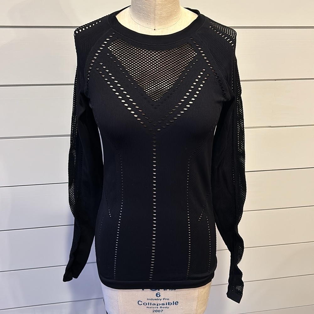 Athleta black long sleeve cut out top. Size small
